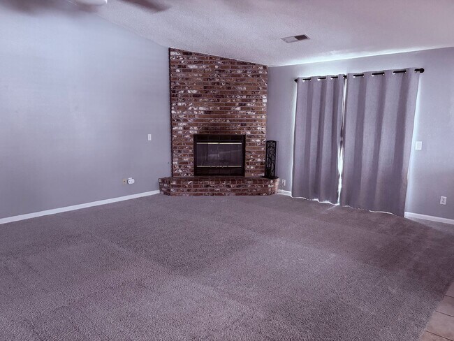 Building Photo - Beautiful Home in Atwater