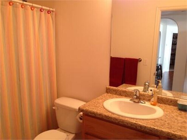 Foto del edificio - REDUCED RENT!! 3 Bedroom/2 Bathroom Condo ...