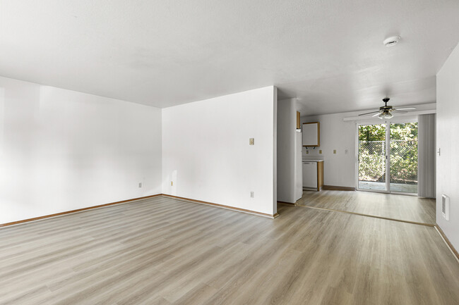 Building Photo - 17462 SE 82nd Dr