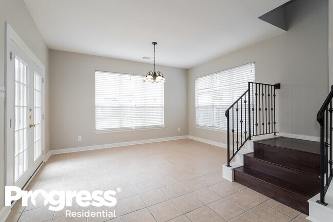 Building Photo - 12931 Oakwood Manor Dr