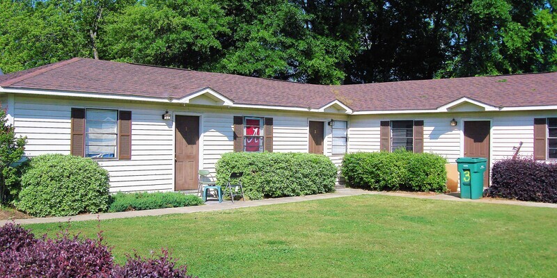 Primary Photo - College Corner Apartments