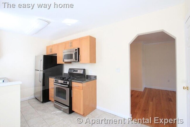 Building Photo - 60 Brattle St