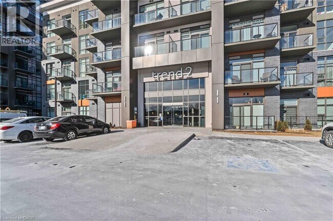 Photo du bâtiment - 460 Dundas St E