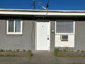 Building Photo - 928 W Ruby St