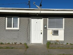 Building Photo - 928 W Ruby St