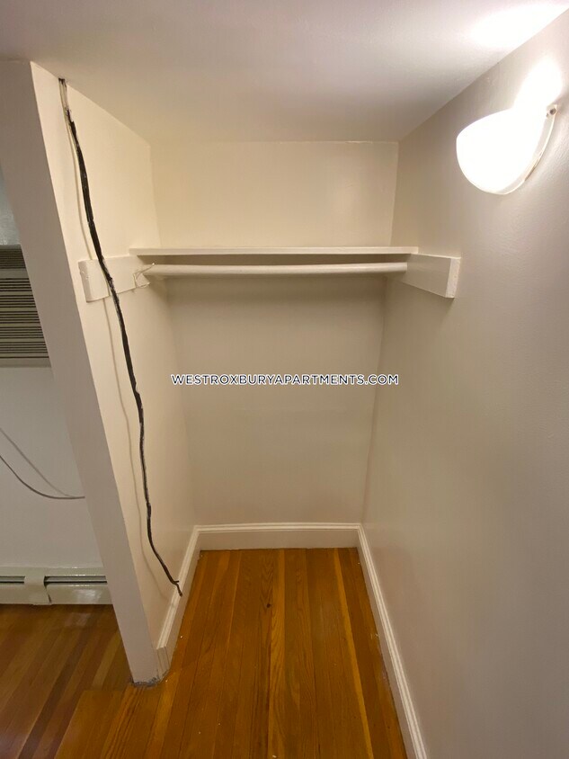 Primary Photo - 205 Grove St