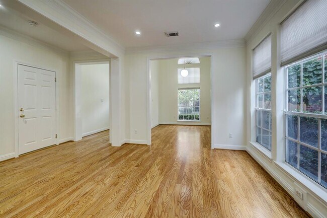 Foto del edificio - 3608 Timberside Cir Dr