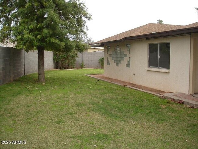 Building Photo - 1840 E Harmony Cir