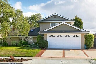 Building Photo - 9640 Nightingale Ave