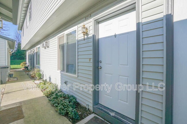 Building Photo - 4000 NE 109th Ave