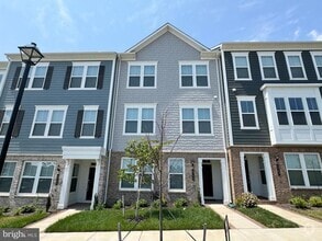 Building Photo - 1745 Riverbluff Ave