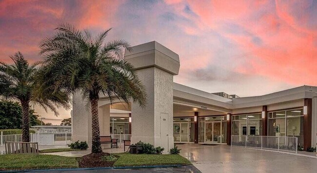 Foto del edificio - 8888 Kings Dr