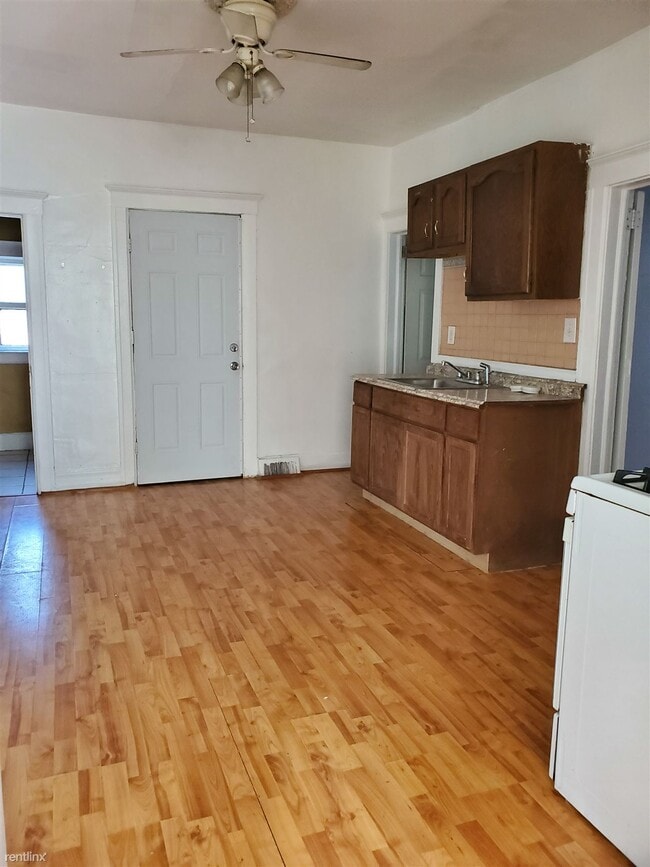Building Photo - 2 br, 1 bath House - 9449 McDougall St