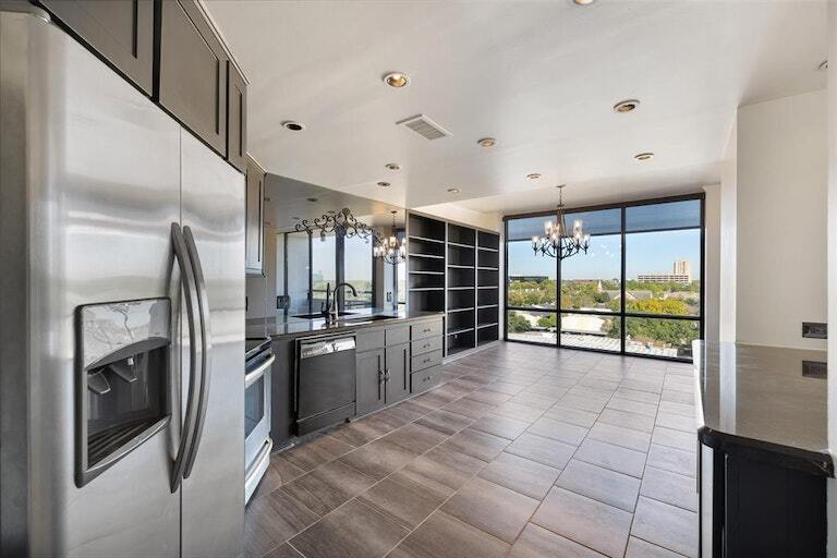 Primary Photo - Apartment for Rent