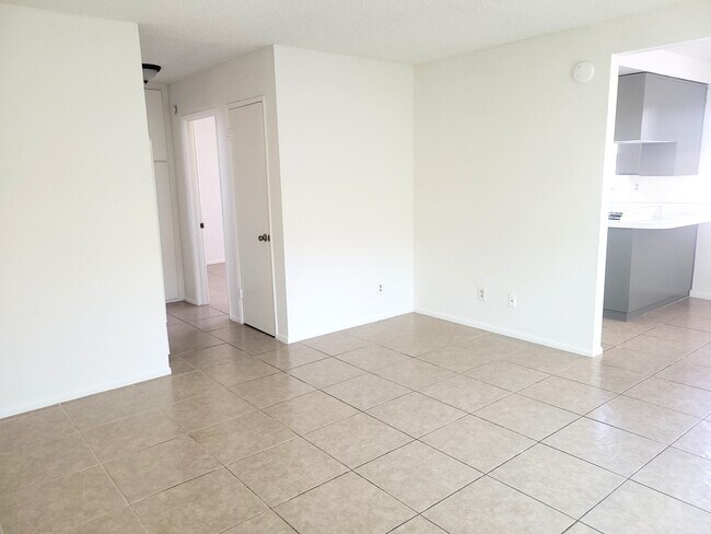 Foto del edificio - 16742 Lynn Ln