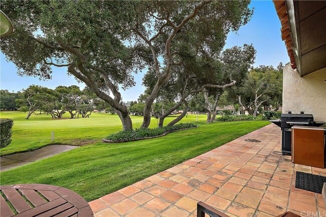 Building Photo - Country Club Condo Located On Hole 12