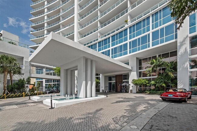 Foto del edificio - 2020 N Bayshore Dr