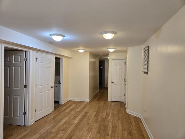 Building Photo - 6339 S Eberhart Ave