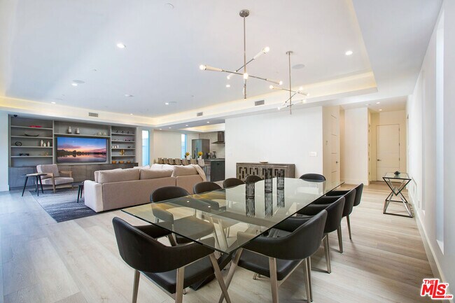 Foto del edificio - 6066 Saturn St