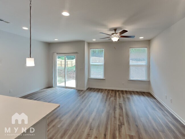 Foto del edificio - 2425 Kendrick Dr