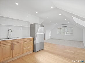 Building Photo - 54 Richmondville Ave