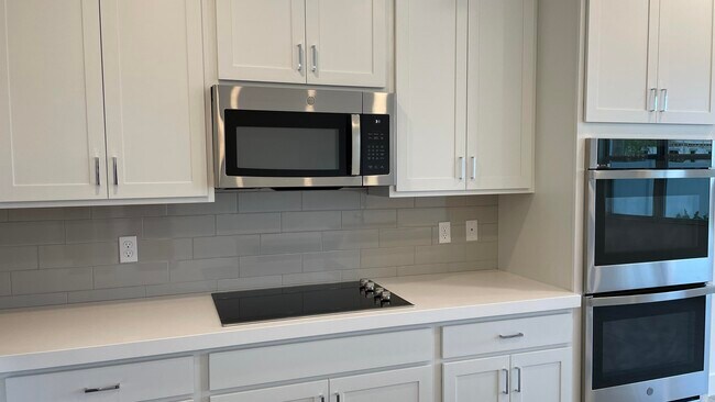 Building Photo - 209 Preserve Trl S