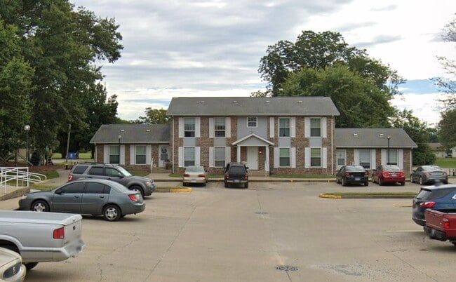 Building Photo - 203 N Division St