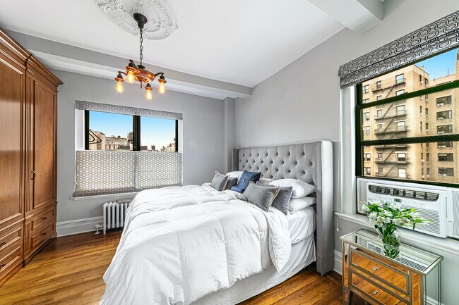 Foto del edificio - Charming Prewar One Bed
