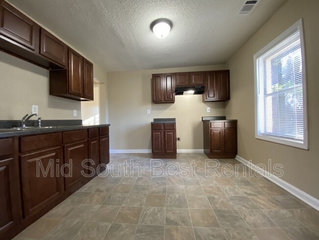 Foto del edificio - 2119 Benford St