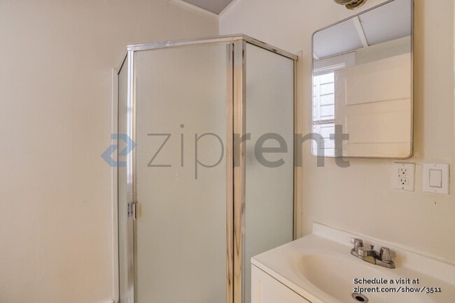 Building Photo - 307 Austin St