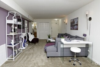 2BR, 1BA - 801 SF - Oakridge Manor Apartments