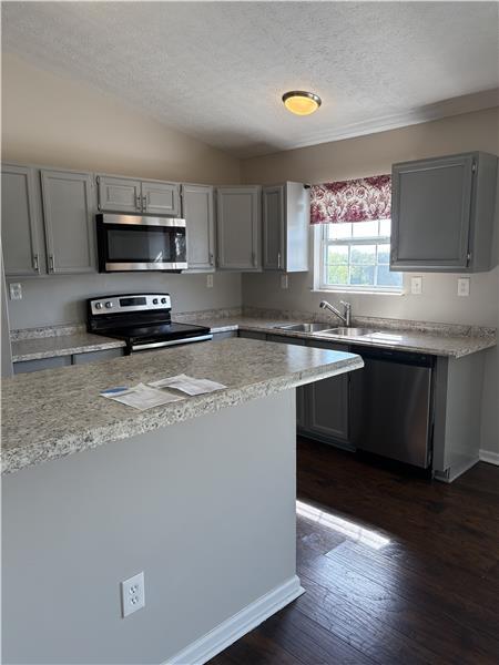 Building Photo - 62 Pine Top Dr