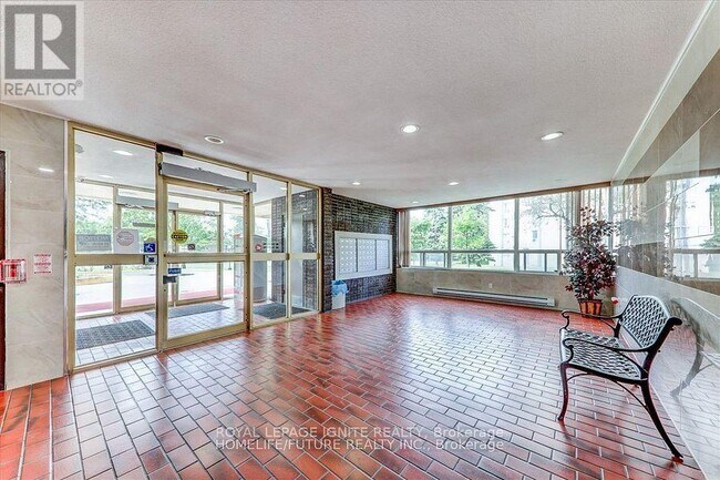Photo du bâtiment - 3420 Eglinton Ave E