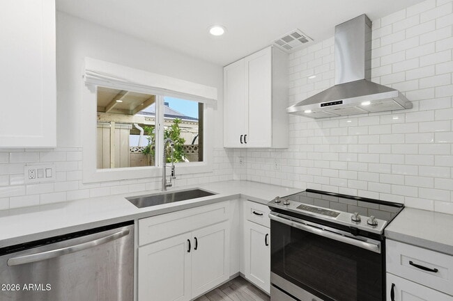 Building Photo - 6131 N Granite Reef Rd