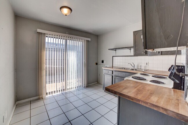 Foto del edificio - 1314 N Irvington Ave