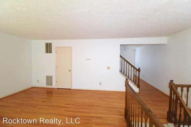 Building Photo - 3 br, 2.5 bath House - 935 Meadowlark Drive