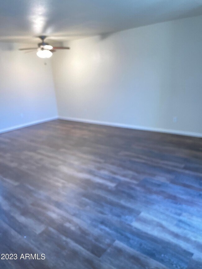 Building Photo - 740 W Elm St