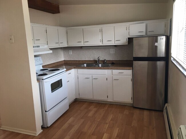 Photo - Seven Thirty, LLC (735) Apartments