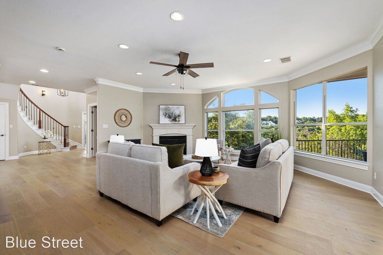 Primary Photo - 4 br, 2.5 bath House - 4109 Edwards Mounta...