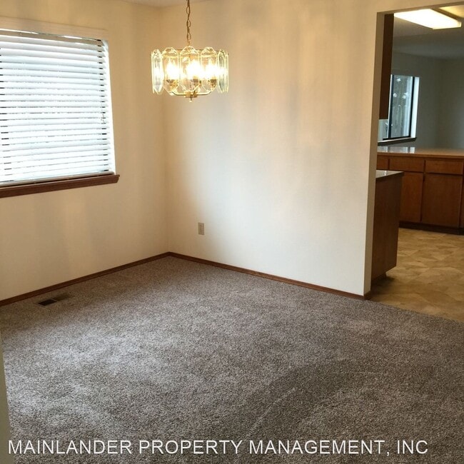 Foto del edificio - 3 br, 2 bath House - 13134 SW LAURMONT DRIVE