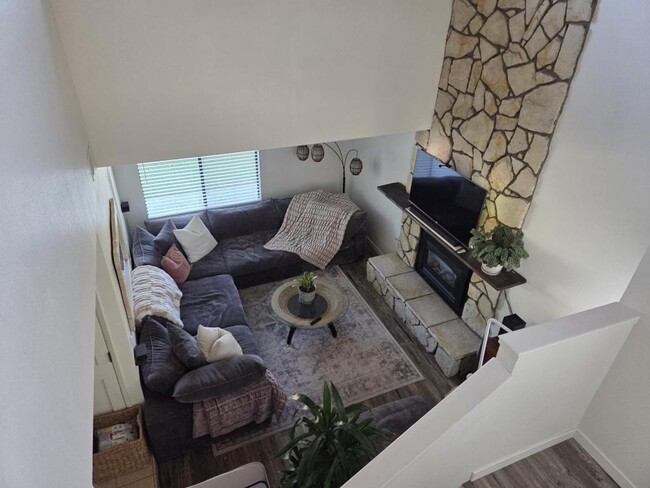 Building Photo - 55 Las Praderas Dr