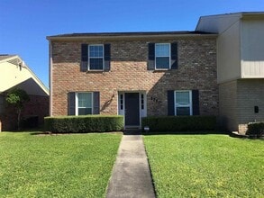 Building Photo - 5750 Townhouse Ln