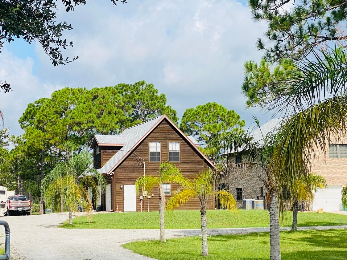 Foto principal - 6460 Sapling Ave