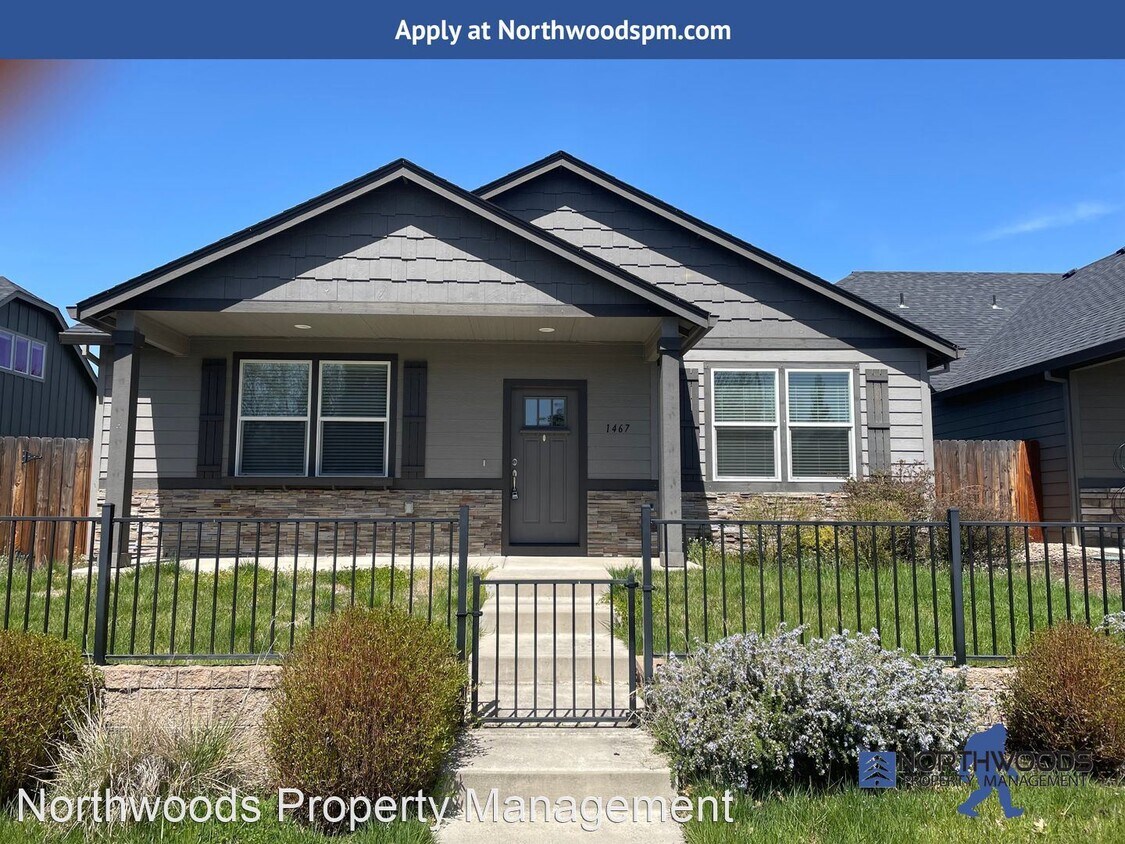 Primary Photo - 3 br, 2 bath House - 1467 Spring St.