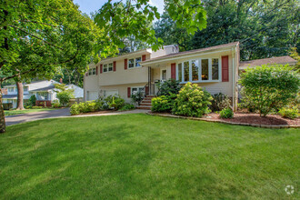 Building Photo - 14 Ridge Rd