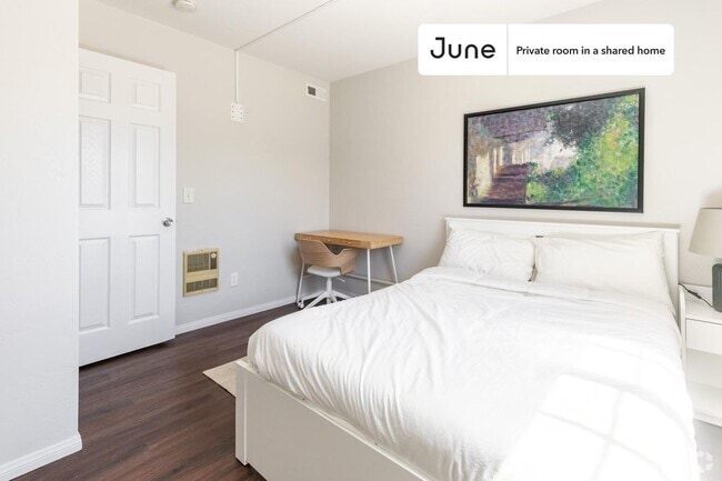 Building Photo - Private bedroom in 7 bed/3 bath Home