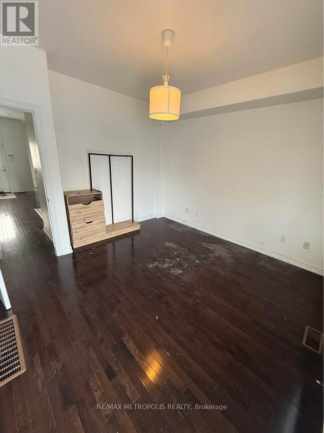 Photo du bâtiment - 6045 Dunn St