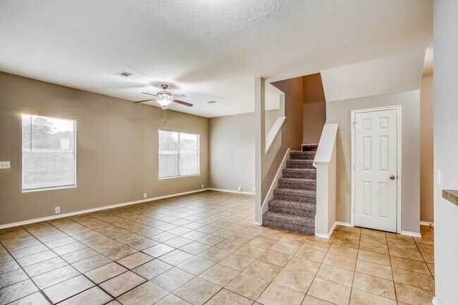 Foto del edificio - 6331 Scotchwood Dr