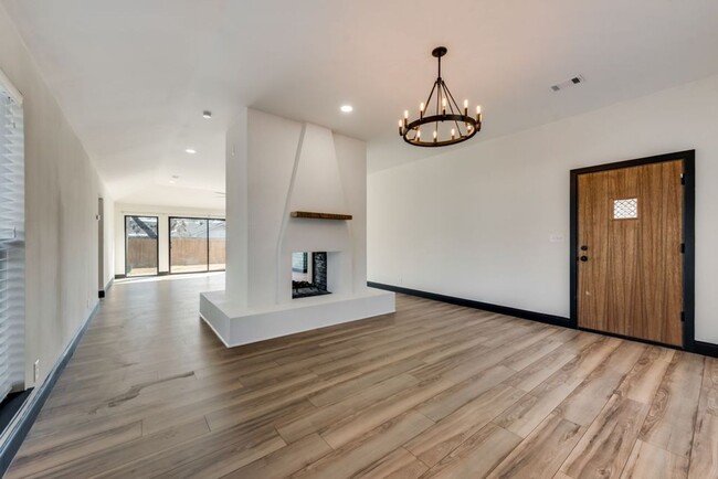 Foto del edificio - Recently Renovated 4-bed 3-bath in Dallas'...