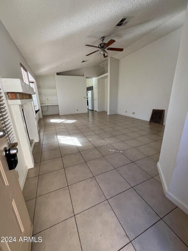 Building Photo - 4027 W Camino Del Rio